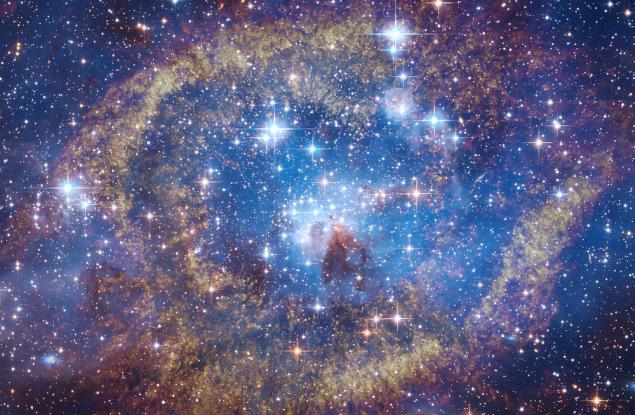 Две съседни галактики водят свирепа битка до смърт