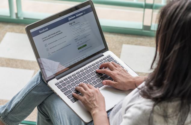 С тези клавишни комбинации ще браузвате из Facebook като професионалисти