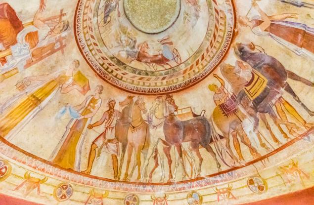 Тракийската гробница в Казанлък - едно от културните наследства на България