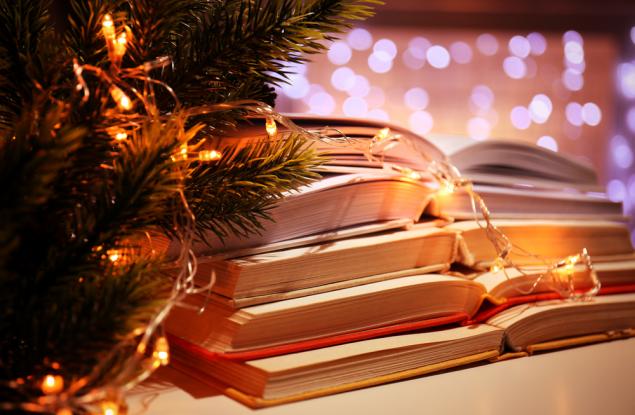 Защо книгата е най-подходящият подарък за Коледа!