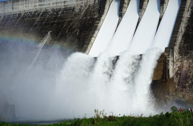 Видео: най-високите диги в света
