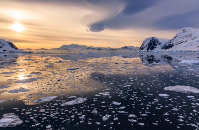 Айсберг колкото половин София се отчупи от Антарктика