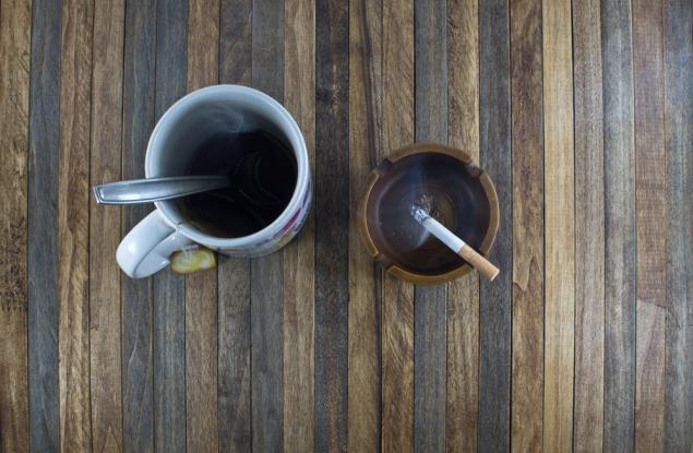 Чаят намалява вредите от цигарите