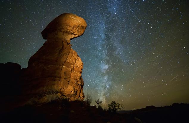 10 невероятни балансиращи камъка, които се присмиват на физиката