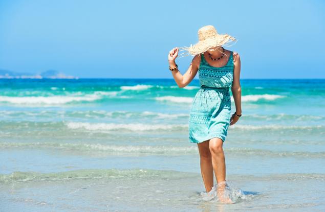 Сините дрехи пазят най-добре от слънцето