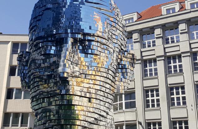 Видео: Движещите се скулптури