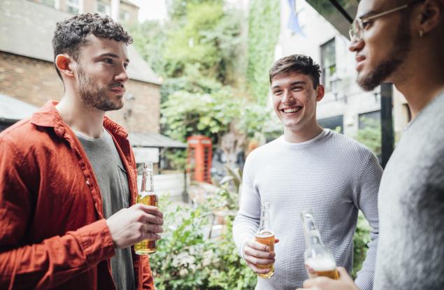 Чуждият език наистина става по-лесен след едно-две питиета