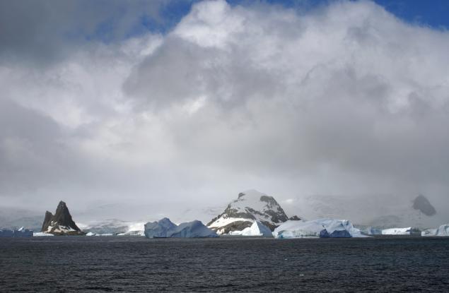 16 януари 1909 г. - Експедицията на Ърнест Шакълтън достига до Южния магнитен полюс