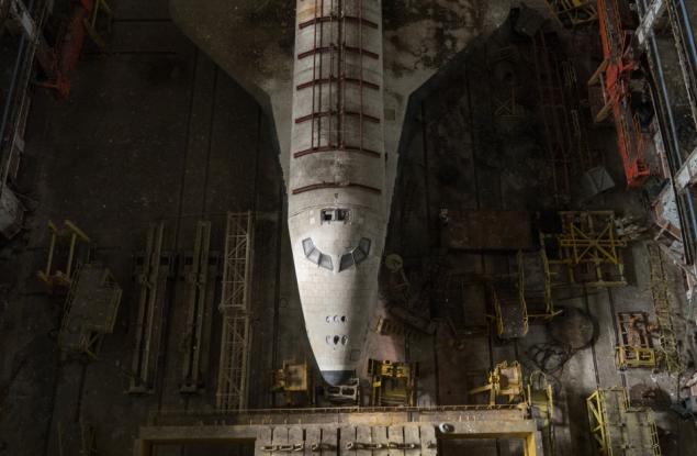 Вижте тъжните останки на тези руски космически совалки, събиращи прах в Казахстан 