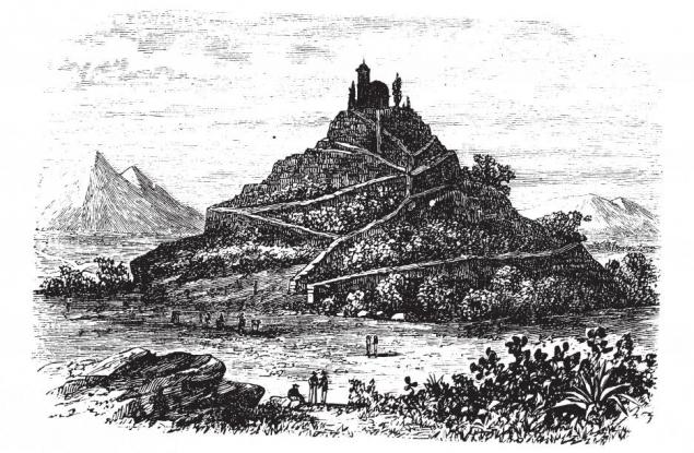 Най-голямата пирамида в света е скрита под един хълм