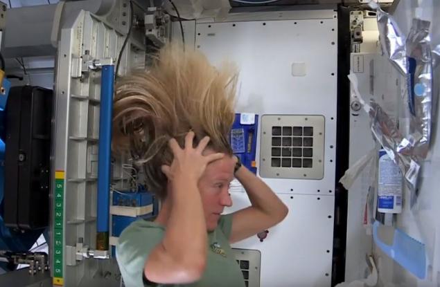 Ето как астронавтите си мият косата в Космоса