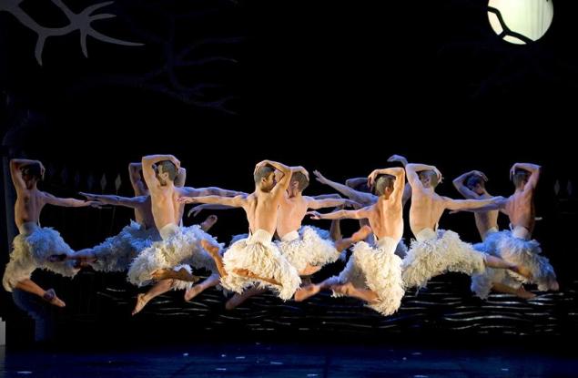 Кино Арена представя „Лебедово езеро“ на Матю Борн във впечатляващо 3D