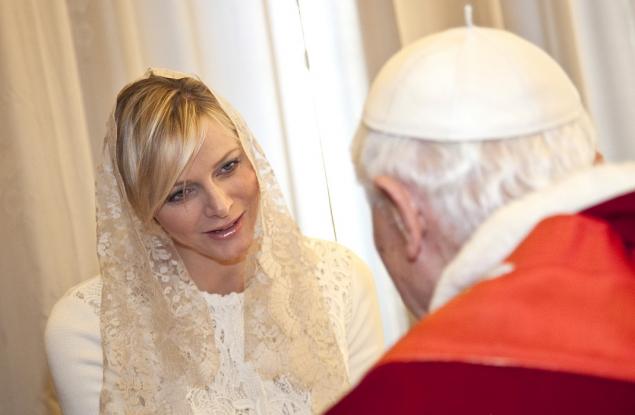 Само 7 жени в света могат да носят бяло в присъствието на папата