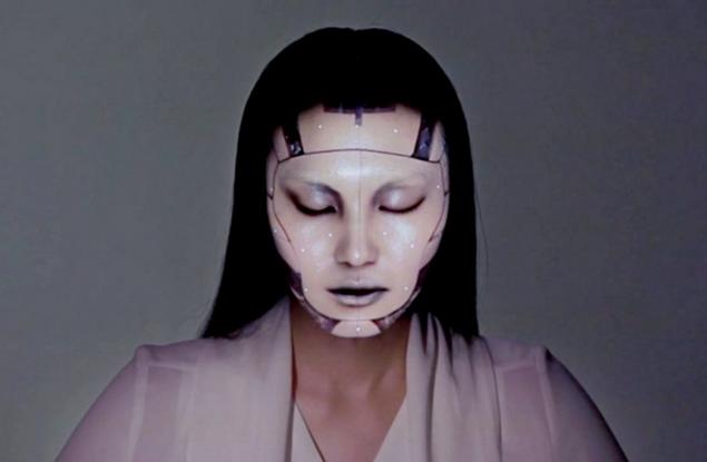 Невероятна система проектира 3D грим в реално време