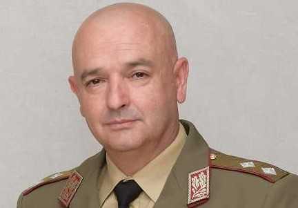 Генералът отсече: Бебето да излиза!