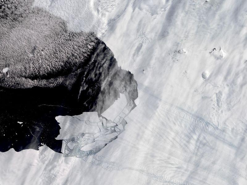 Топящ се глетчер в Антарктика разкри неизвестен досега остров