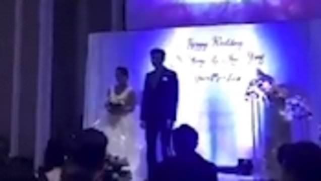 Младоженец пусна пред гостите на сватбата клипче как булката му изневерява с роднина