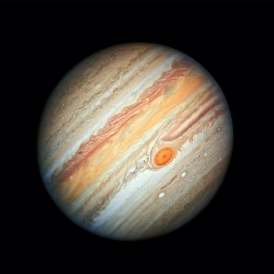 Ветровете край Голямото червено петно на Юпитер се ускоряват и никой не знае защо