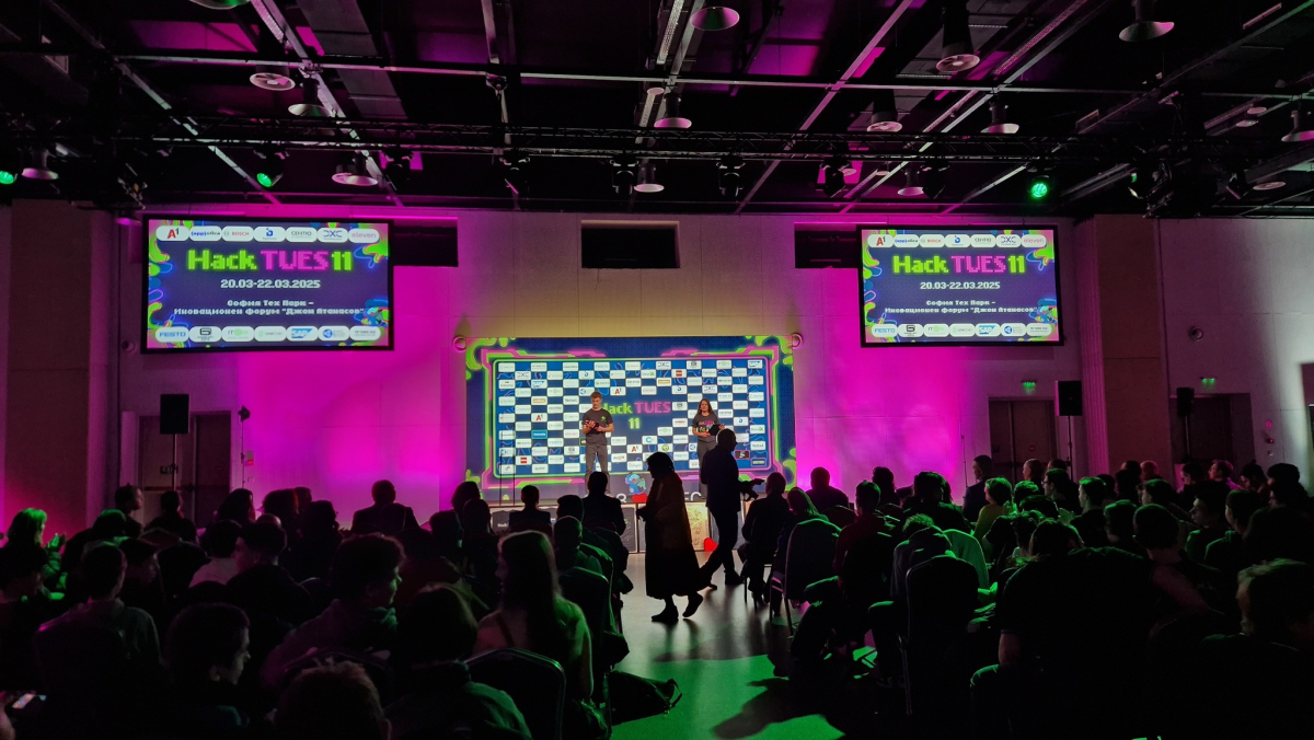 Стартира дванадесетото издание на емблематичния училищен хакатон Hack TUES
