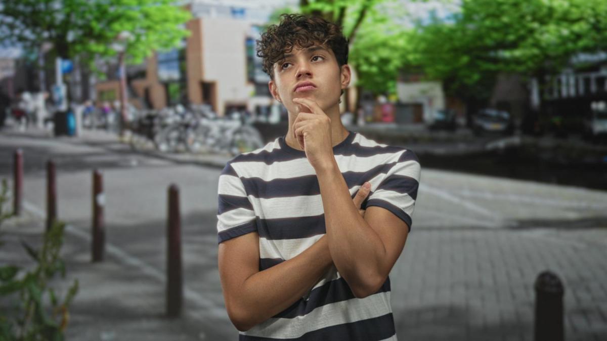 Хората са единственият вид с брадичка, макар че не ни служи за нищо