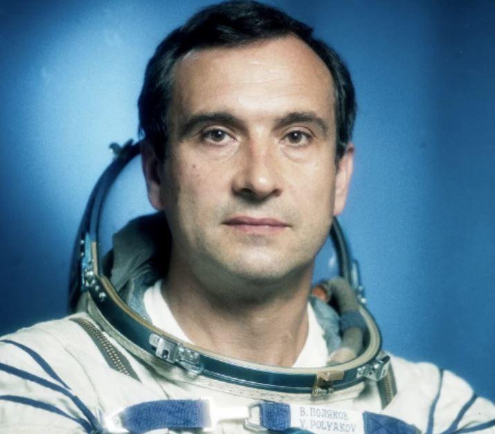 Почина космонавтът Валерий Поляков, поставил рекорд за най-дълъг полет в космоса