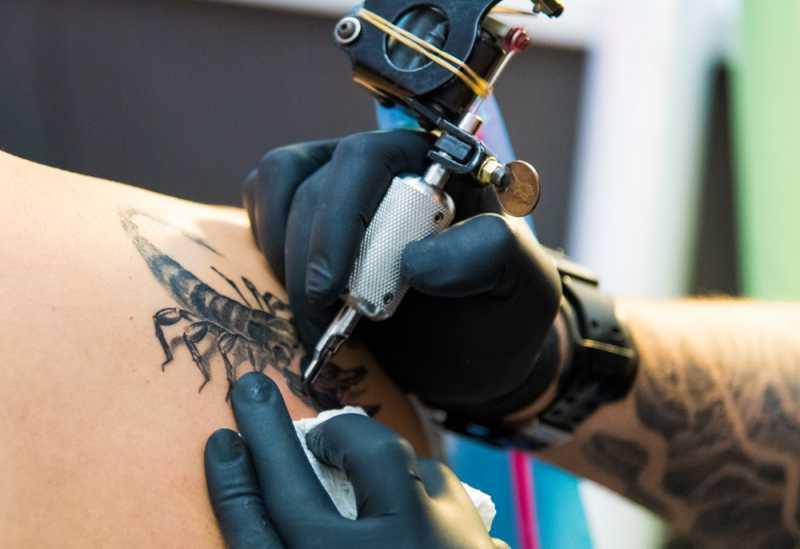 Учени: Татуировките укрепват имунната система