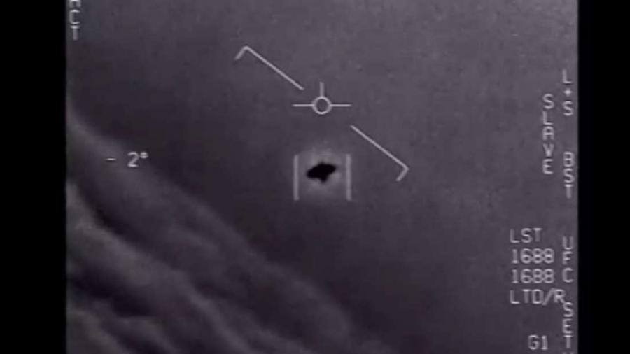 Пентагонът разсекрети цели три видеа с НЛО