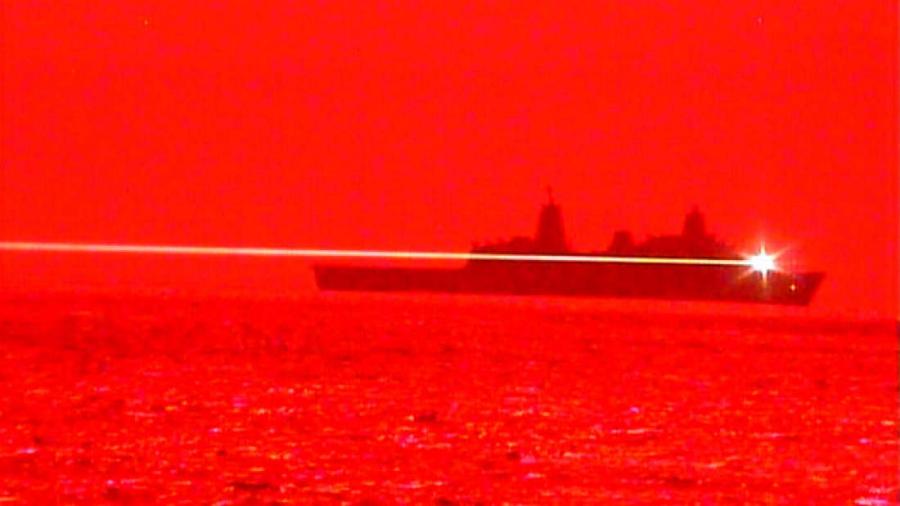 Американският флот пусна кадри на лазерно оръжие, стрелящо по дрон за първи път