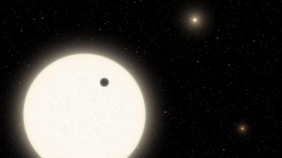 Астрономи откриха екзопланета с три сълнца