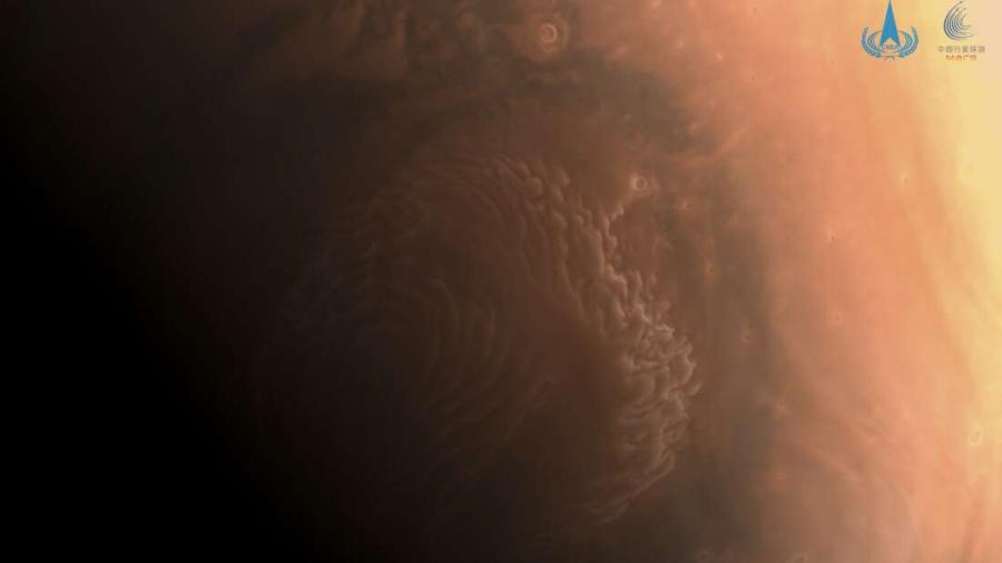 „Тянвън-1“ изпрати първите невероятни снимки с висока резолюция на Марс