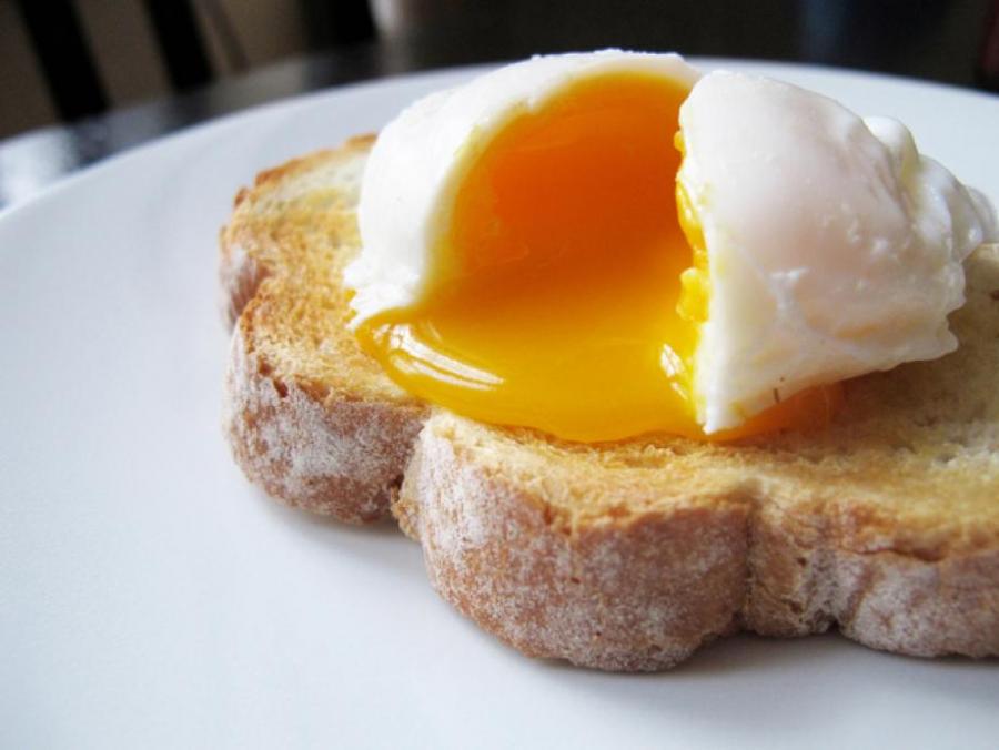 Най-полезната и най-вредна закуска, която да приготвим с яйца 