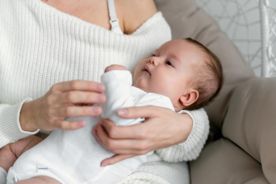 Как правилно да люлеем бебето: инструкции от невролог