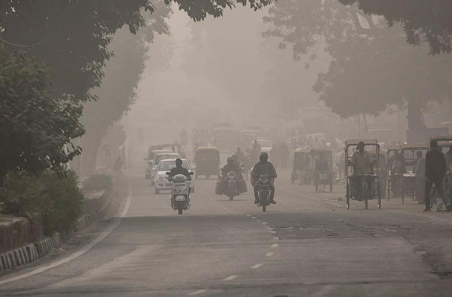 Индийски учени се надяват, че засяването на облаци може да пречисти токсичния въздух в Делхи
