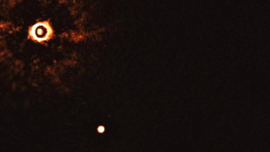 Това е първата директна снимка на две екзопланети около звезда, подобна на Слънцето