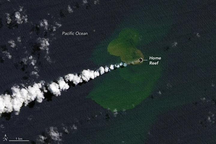 Появи се нов остров в Тихия океан след подводно изригване