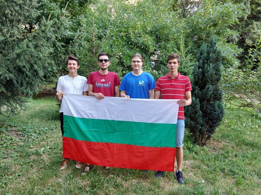 2 златни медала, сребро и бронз на биолозите ни на Международната олимпиада 2021