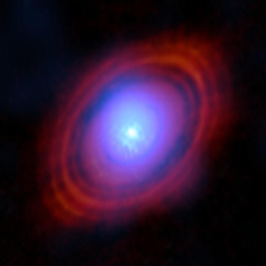 ALMA откри водни пари в протопланетарния диск на млада звезда