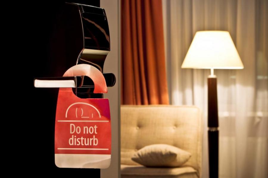 Не влизай, чистя!