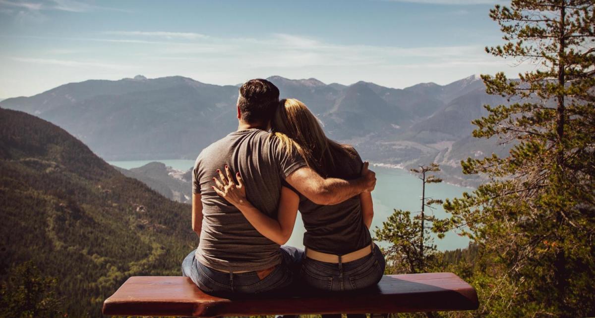 Как да разпознаете емоционалното дистанциране във връзката, преди да е станало твърде късно