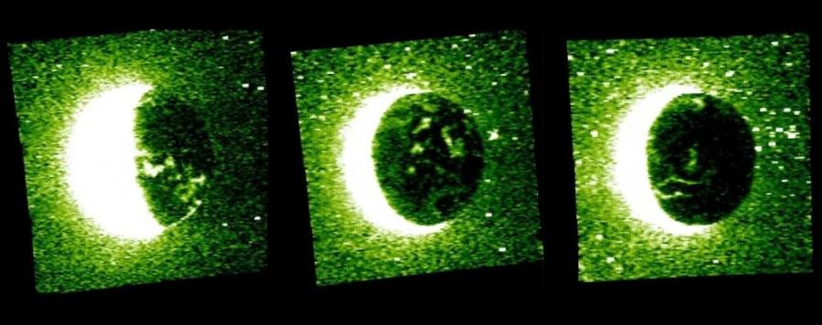 „Хоуп“ направи великолепни снимки на извънземните сияния на Марс