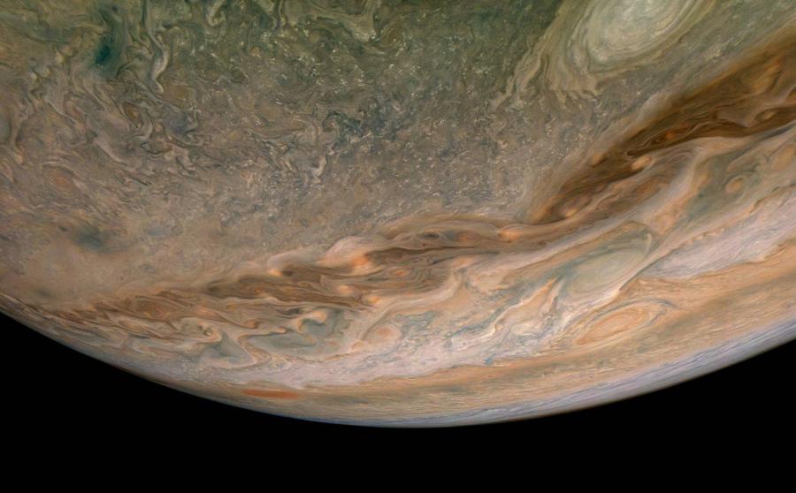 Заснеха как голям обект се разбива в Юпитер