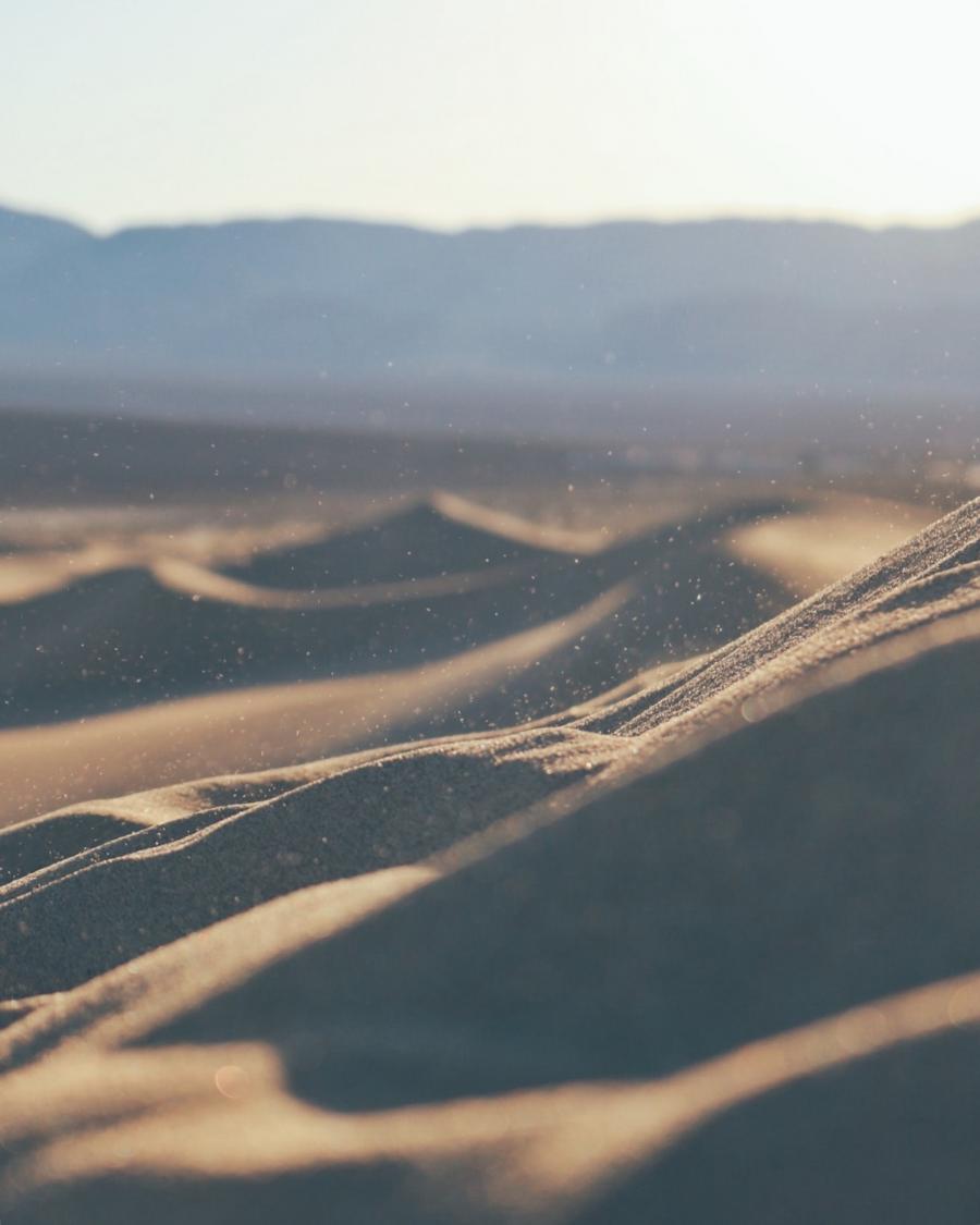Учени вече могат да проследят история на Земята в отделните песъчинки