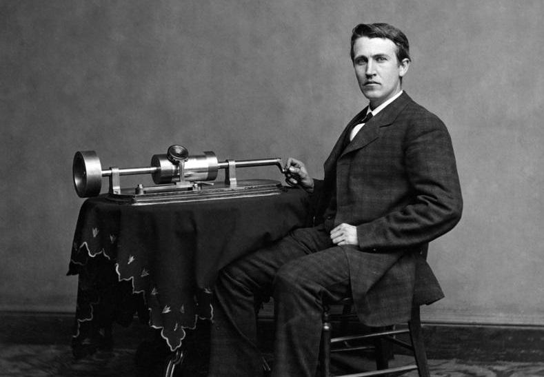 24 август 1891 г. - Томас Едисън патентова кинокамерата