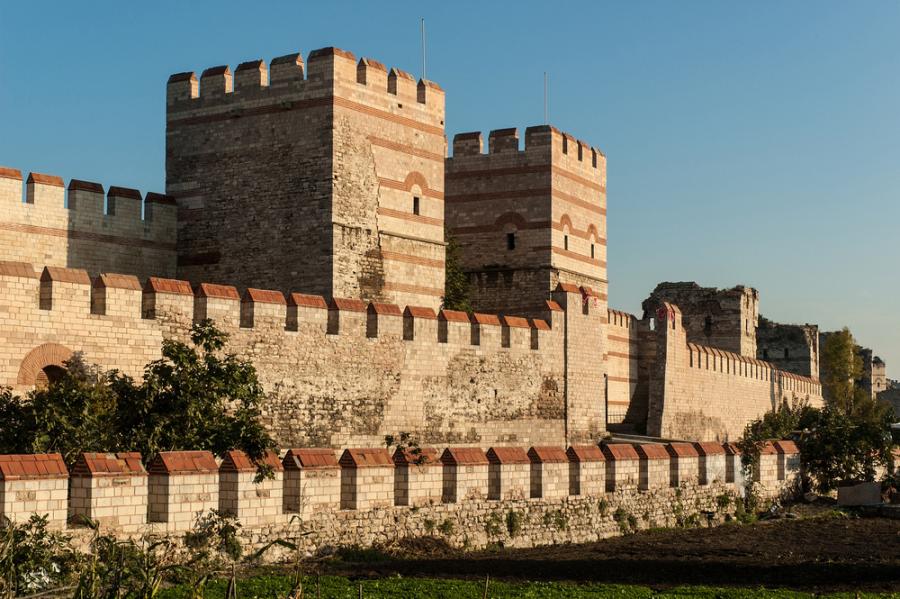 Константинопол — градът на крепостните стени