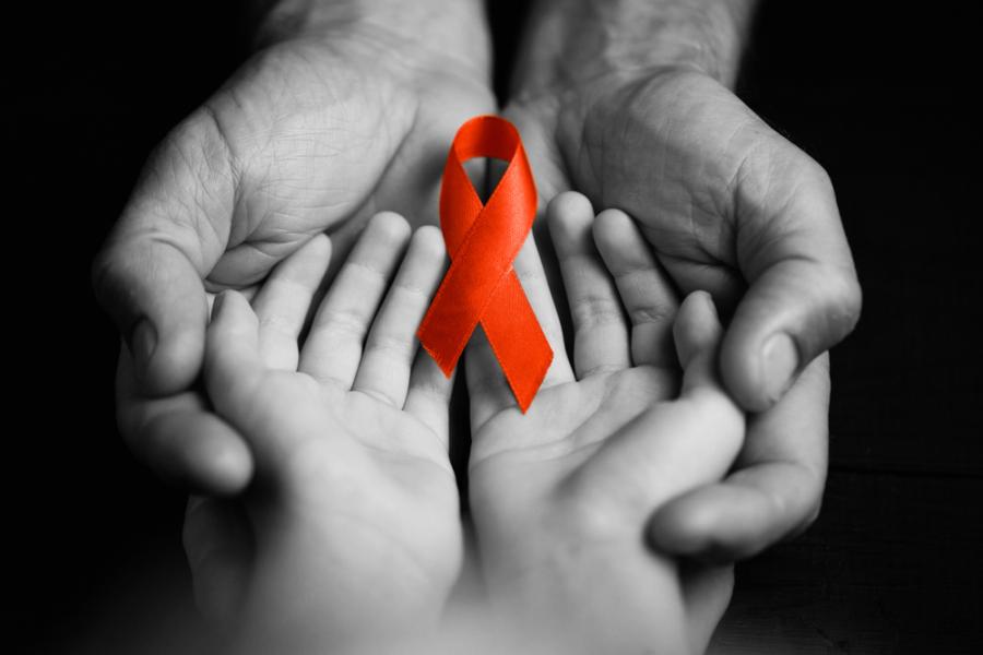 Четири деца с ХИВ са в ремисия вече повече от година след спиране на лечението с лекарства