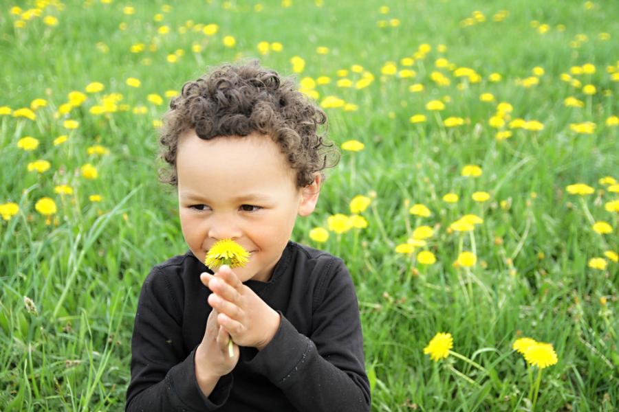 Начинът, по който децата възприемат определени аромати, подсказва за аутизъм