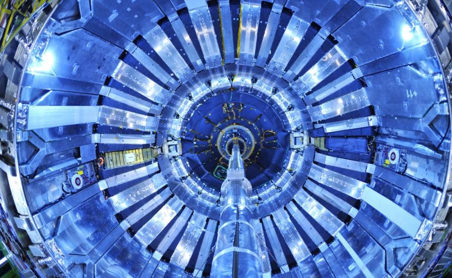 ЦЕРН планира по-голям ускорител на частици