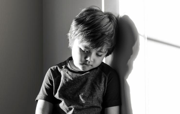 Когато детето не получава достатъчно внимание, то се научава, че неговите нужди и желания са маловажни