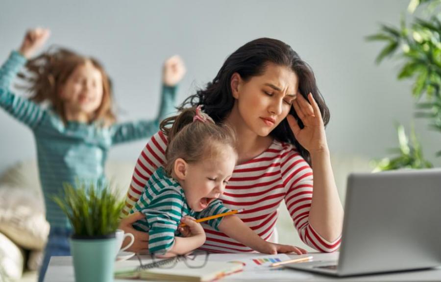 Работа от дома – как да се случи, без децата да пречат