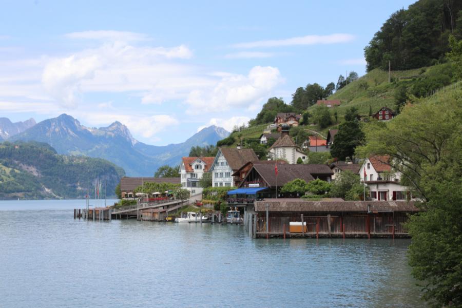 Квинтен – китното швейцарско селце, което си търси жители